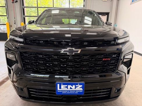 Used 2025 Chevrolet Traverse RS AWD/4WD image 3