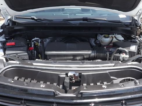 Used 2021 Chevrolet Suburban LT RWD image 11