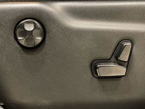 Used 2020 Jeep Grand Cherokee Laredo image 14