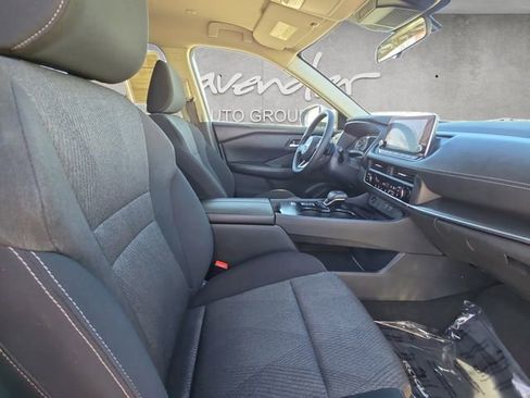 Used 2024 Nissan Rogue SV image 24