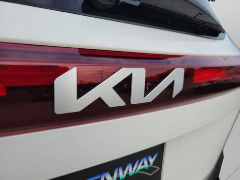 Used 2025 Kia Seltos S FWD image 39