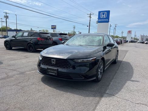 Used 2023 Honda Accord EX image 1