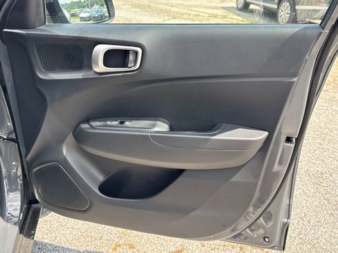 Used 2026 Hyundai Venue SE FWD image 15