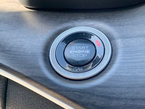 Used 2024 Jeep Grand Cherokee Limited w/ Luxury Tech Group II AWD/4WD image 22