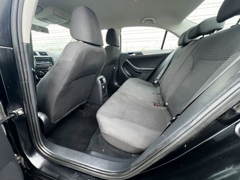 Used 2015 Volkswagen Jetta Sport image 10