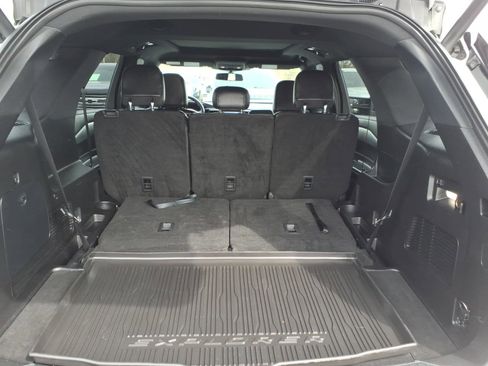 Used 2020 Ford Explorer XLT w/ Equipment Group 202A image 6