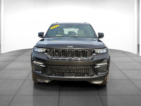 Used 2024 Jeep Grand Cherokee Limited w/ Luxury Tech Group II RWD image 2