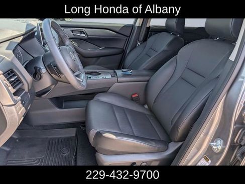 Used 2024 Nissan Rogue SV w/ SV Premium Package FWD image 14