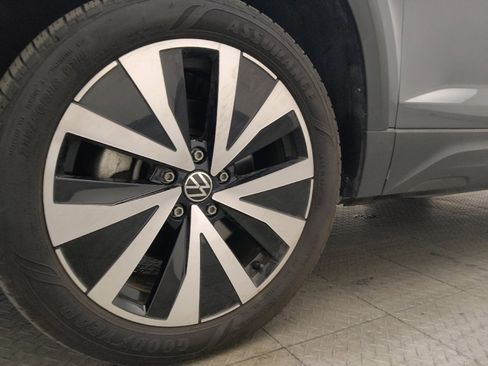 Used 2022 Volkswagen Taos SE FWD image 31