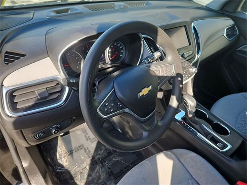Used 2022 Chevrolet Equinox LS w/ LS Convenience Package image 10