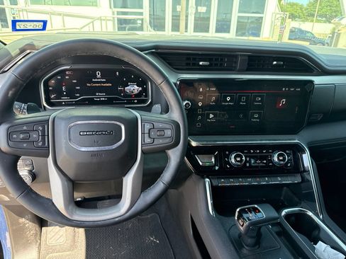 Used 2025 GMC Sierra 1500 Denali w/ Technology Package AWD/4WD image 21