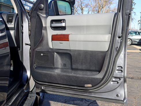 Used 2017 Toyota Sequoia Platinum image 37