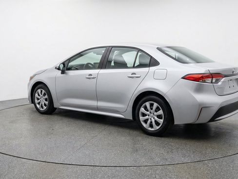 Used 2025 Toyota Corolla LE FWD image 6