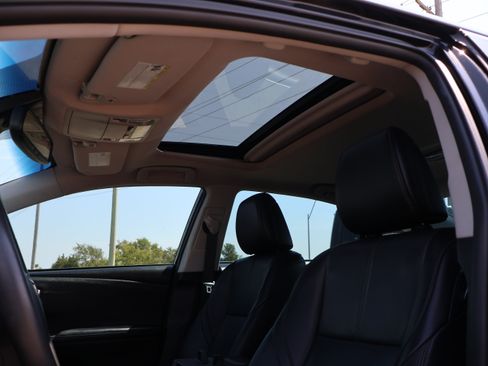 Used 2018 Toyota Avalon XLE Premium FWD image 32