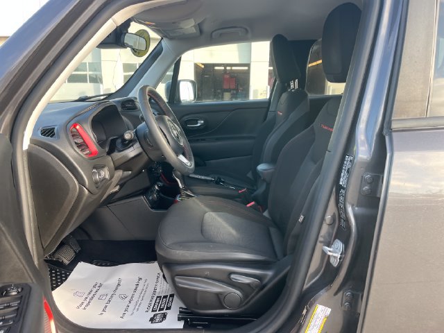 Used 2020 Jeep Renegade Trailhawk AWD/4WD image 19