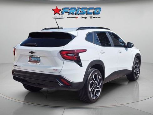 Used 2025 Chevrolet Trax RS w/ Sunroof Package FWD image 7