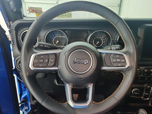 Used 2023 Jeep Gladiator Overland AWD/4WD image 24