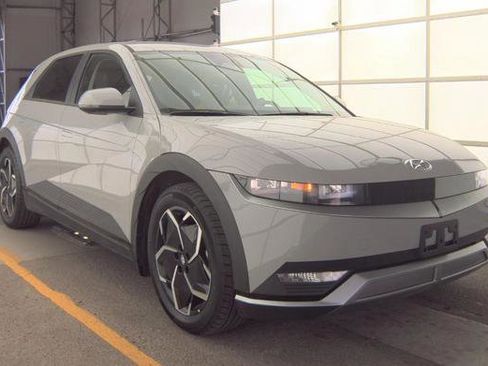 Used 2024 Hyundai Ioniq 5 SE image 1