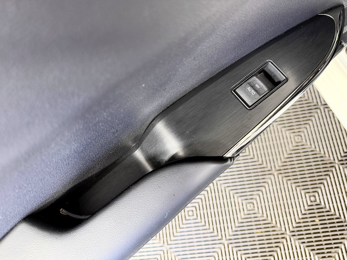 Used 2016 Toyota Avalon Limited FWD image 36
