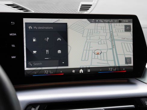 Certified 2025 BMW X2 xDrive28i w/ M Sport Package image 27