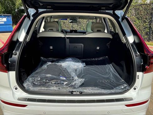 Used 2026 Volvo XC60 B5 Ultra w/ Protection Package Premier image 44