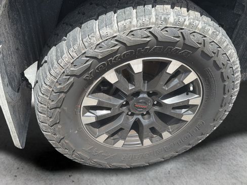 Used 2021 Nissan Titan PRO-4X w/ Pro-4x Convenience Package AWD/4WD image 28
