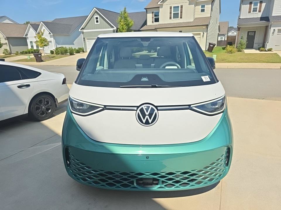 Used 2025 Volkswagen ID. Buzz Pro S Plus RWD image 4