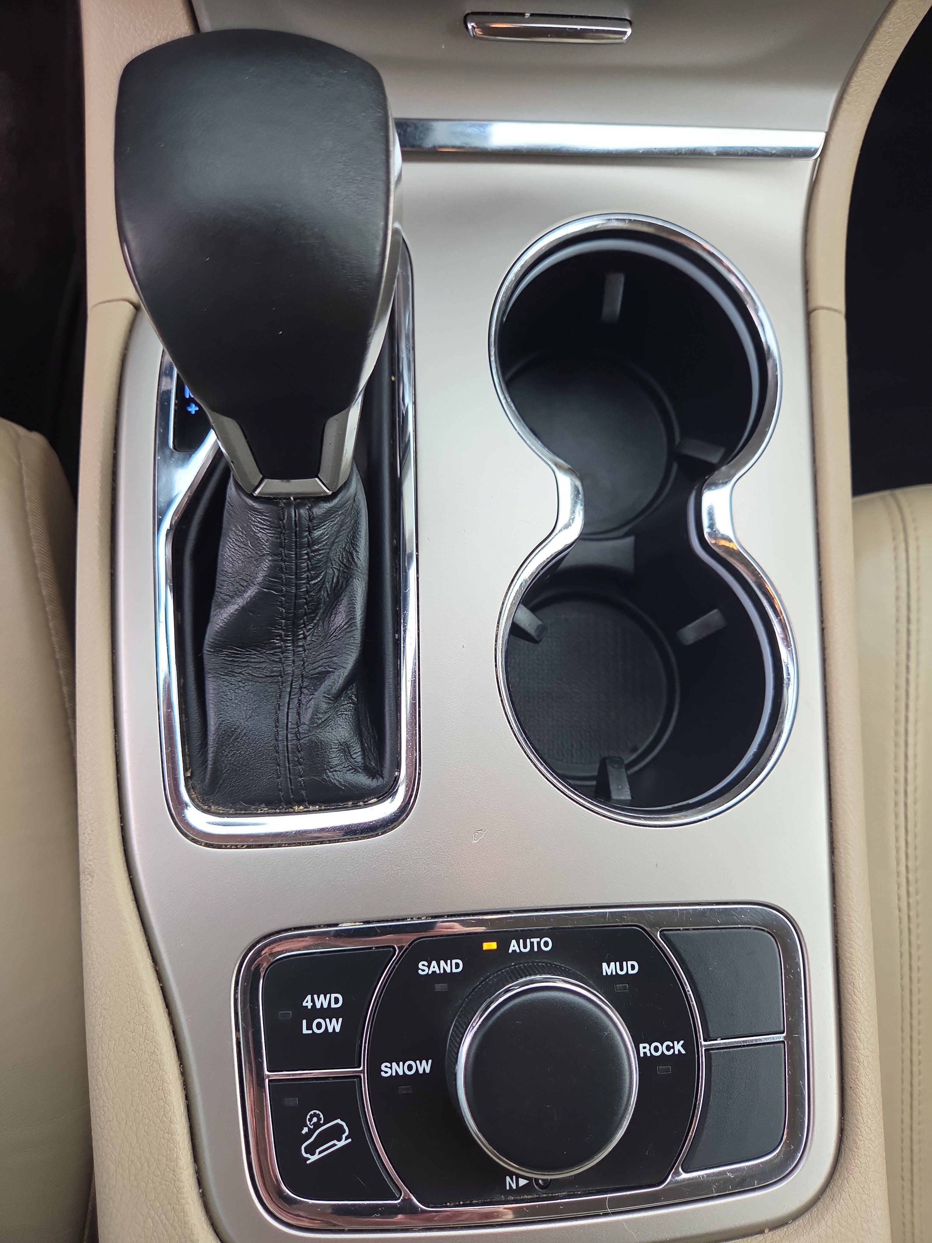 Used 2017 Jeep Grand Cherokee Limited AWD/4WD image 7