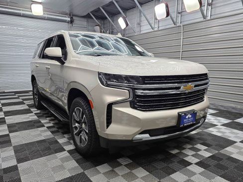 Used 2022 Chevrolet Tahoe LT w/ Luxury Package AWD/4WD image 5