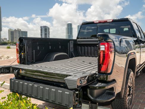 Used 2026 GMC Sierra 2500 Denali Ultimate AWD/4WD image 16