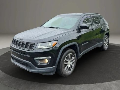 Used 2018 Jeep Compass Latitude w/ Popular Equipment Group AWD/4WD image 4