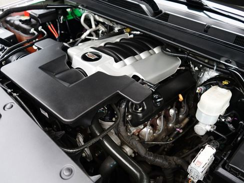 Used 2015 Cadillac Escalade Luxury image 9