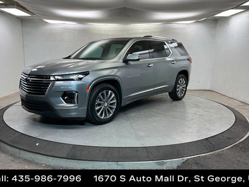 Certified 2023 Chevrolet Traverse Premier image 1