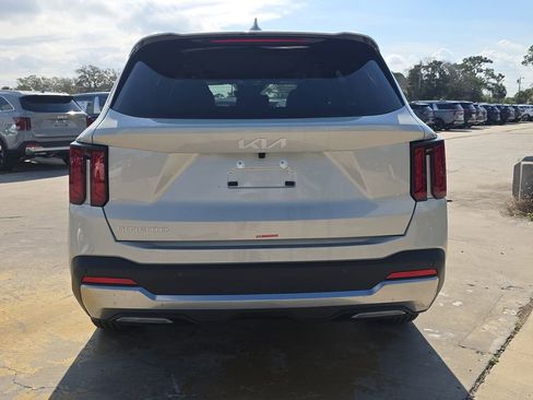 New 2026 Kia Sorento S w/ S Panoramic Sunroof Package FWD image 7