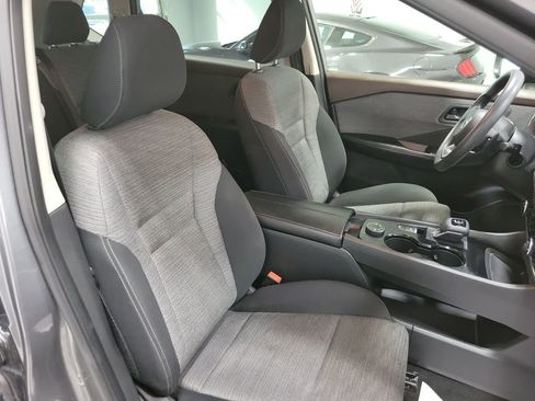 Used 2021 Nissan Rogue S image 27