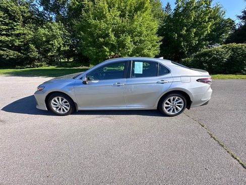 Used 2022 Toyota Camry LE FWD image 6