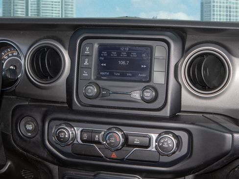 Used 2021 Jeep Wrangler Willys image 19