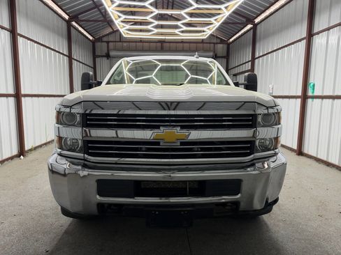 Used 2017 Chevrolet Silverado 2500 W/T AWD/4WD image 2
