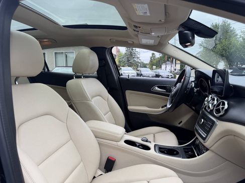 Used 2019 Mercedes-Benz GLA 250 4MATIC image 27