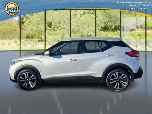 Used 2020 Nissan Kicks SV image 21