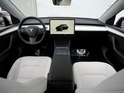 Used 2023 Tesla Model Y Long Range image 42