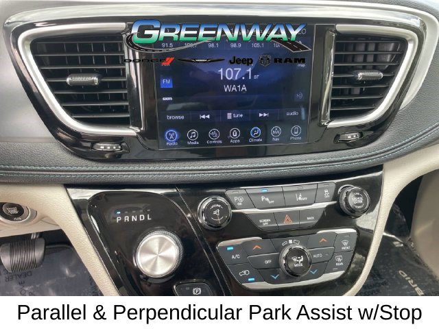 Used 2017 Chrysler Pacifica Platinum FWD image 26