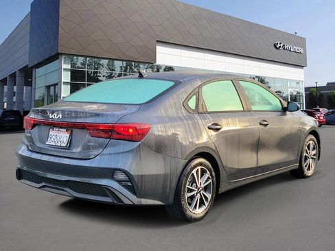 Used 2023 Kia Forte LXS image 2