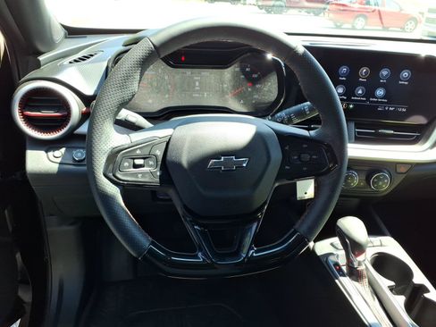 Used 2024 Chevrolet Trax RS w/ Driver Confidence Package FWD image 7