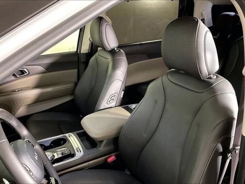 Used 2026 Kia Carnival SX FWD image 24