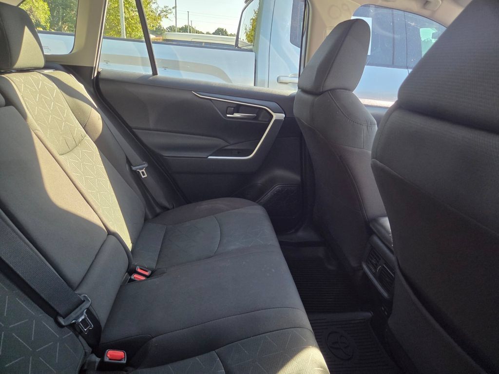 Used 2024 Toyota RAV4 XLE FWD image 10