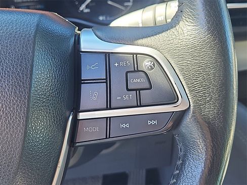 Used 2024 Toyota Sienna XLE image 26