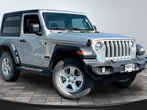 Used 2022 Jeep Wrangler Sport AWD/4WD image 3