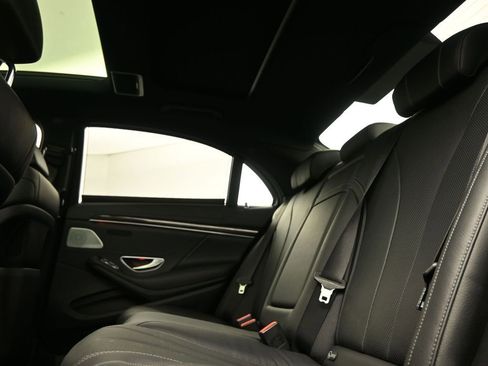 Used 2017 Mercedes-Benz S 550 4MATIC Sedan image 12