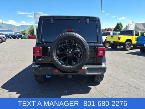 Used 2023 Jeep Wrangler Unlimited Sahara w/ Cold Weather Group AWD/4WD image 4